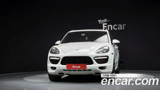 Porsche Cayenne 2013 thumb 3
