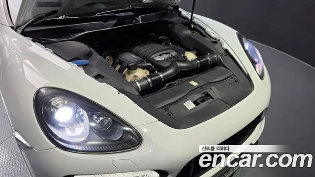 Porsche Cayenne 2013 thumb 6