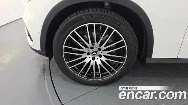 Mercedes-Benz GLC 2025 thumb 4