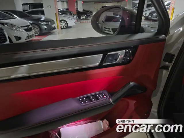 Porsche Cayenne 2022 thumb 8