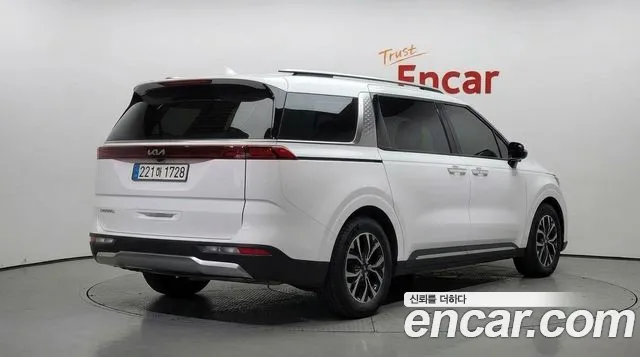 Kia Carnival 2023 thumb 2