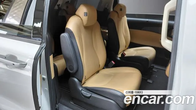 Kia Carnival 2023 thumb 11