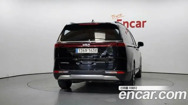 Kia Carnival 2021 thumb 4