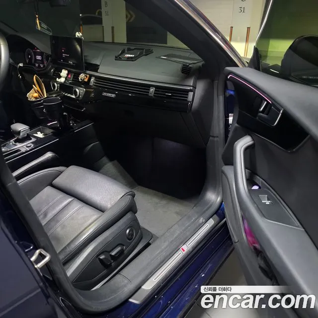 Audi A5 2021 thumb 4