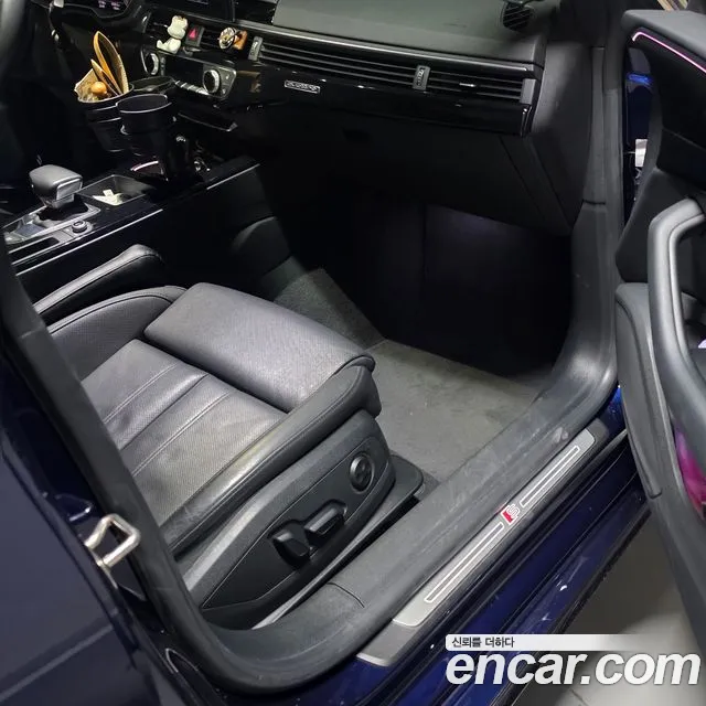 Audi A5 2021 thumb 10