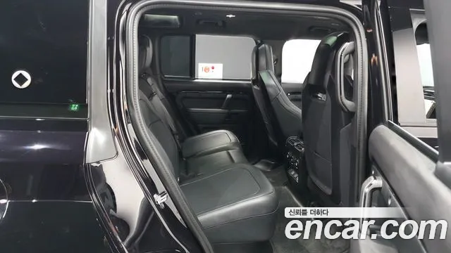Land Rover Defender 2026 thumb 12