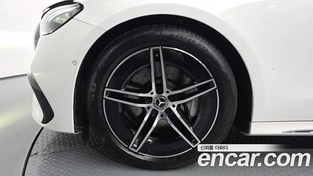 Mercedes-Benz E-Класс 2025 thumb 5