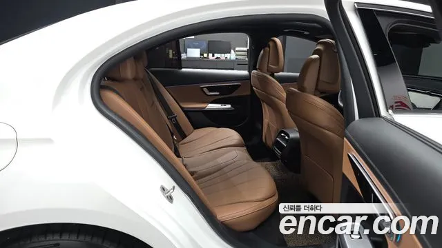 Mercedes-Benz E-Класс 2025 thumb 12