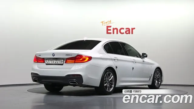BMW 5-Series 2020 thumb 2