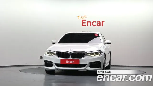 BMW 5-Series 2020 thumb 3