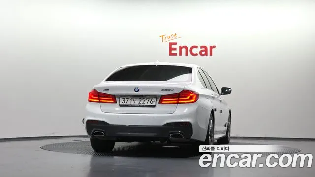 BMW 5-Series 2020 thumb 4