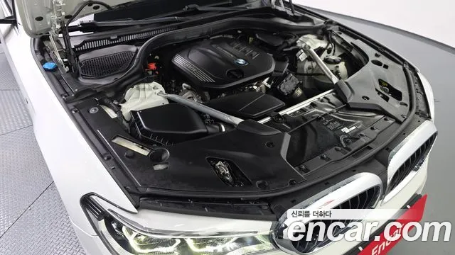 BMW 5-Series 2020 thumb 6