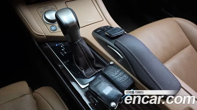 Lexus ES 2016 thumb 9