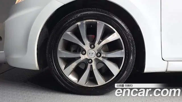 Hyundai Accent 2014 thumb 4