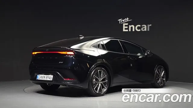 Toyota Prius 2026 thumb 2