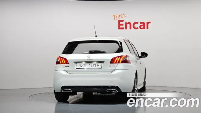 Peugeot 308 2018 thumb 4