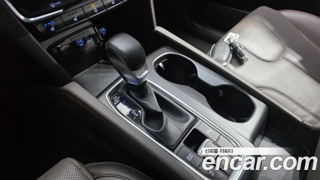 Hyundai Santa Fe 2019 thumb 9