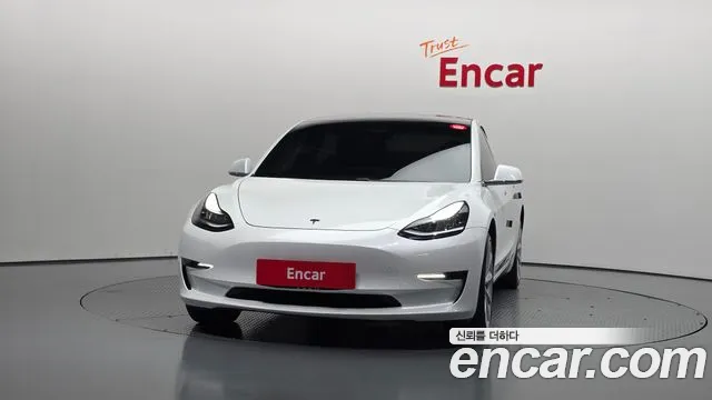 Tesla Model 3 2020 thumb 3