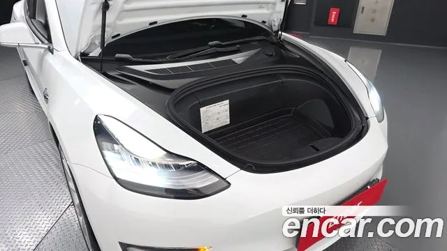 Tesla Model 3 2020 thumb 6
