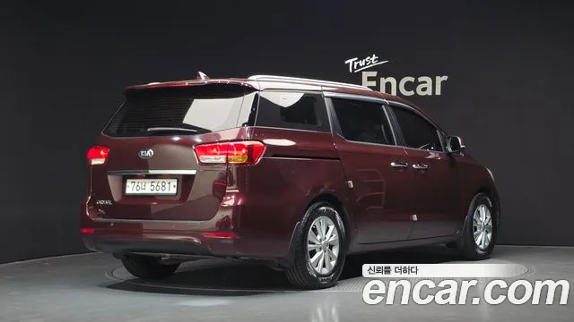 Kia Carnival 2017 thumb 2