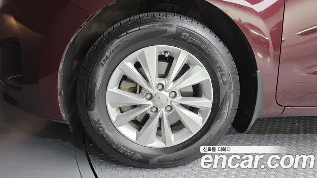 Kia Carnival 2017 thumb 5
