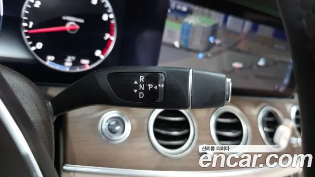 Mercedes-Benz E-Класс 2018 thumb 8