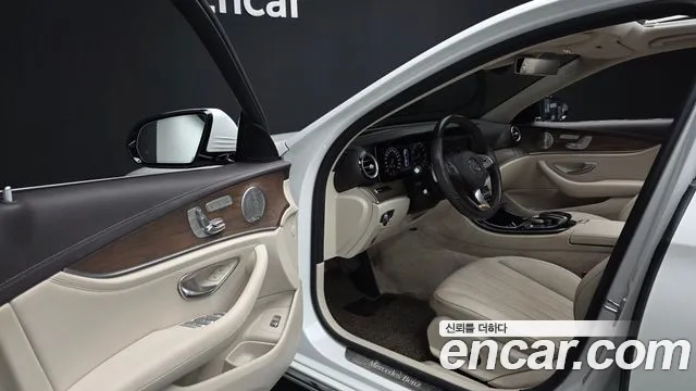 Mercedes-Benz E-Класс 2018 thumb 9
