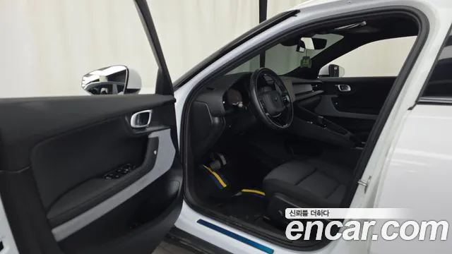 Polestar 2 2022 thumb 10