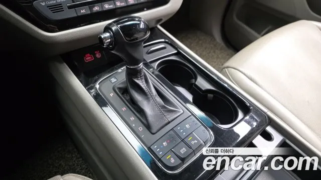Kia Carnival 2015 thumb 9