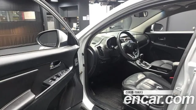 Kia Sportage 2010 thumb 10