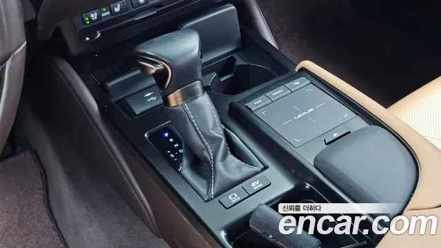 Lexus ES 2021 thumb 9