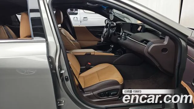 Lexus ES 2021 thumb 11