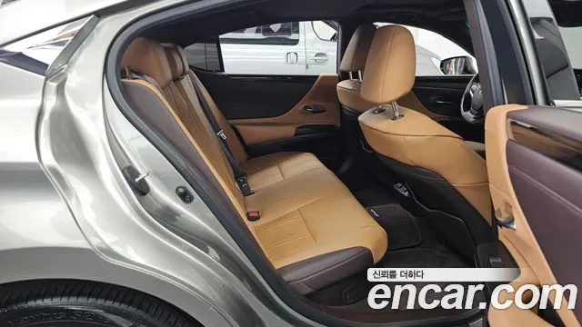 Lexus ES 2021 thumb 12