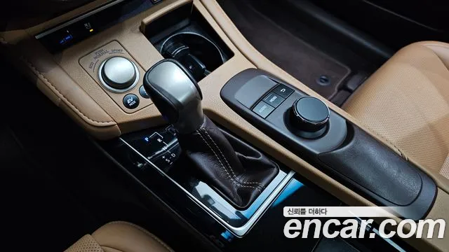 Lexus ES 2016 thumb 9