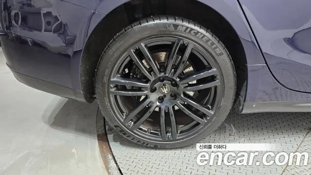 Maserati Ghibli 2015 thumb 5