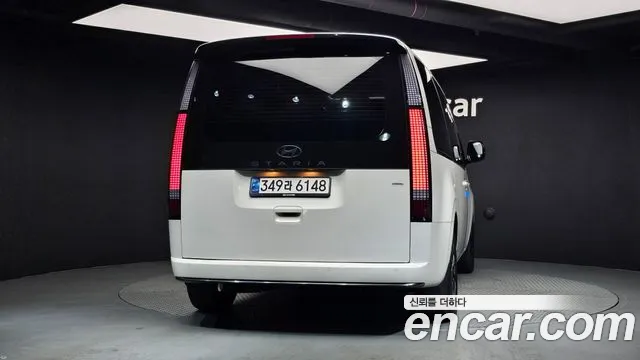 Hyundai Staria 2024 thumb 4