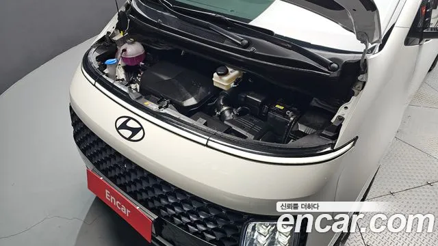 Hyundai Staria 2024 thumb 6