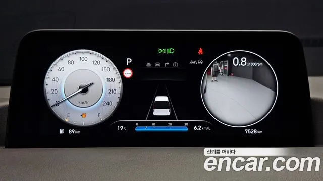 Hyundai Staria 2024 thumb 8
