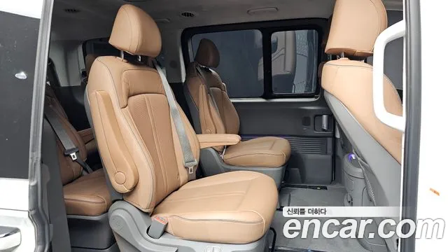 Hyundai Staria 2024 thumb 12
