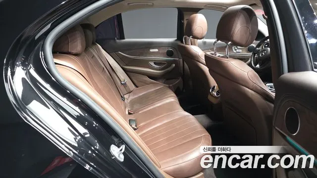 Mercedes-Benz E-Класс 2016 thumb 12