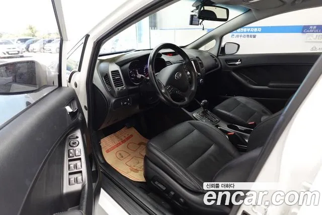 Kia K3 2014 thumb 10