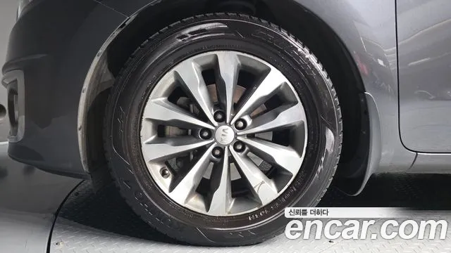 Kia Carnival 2017 thumb 5