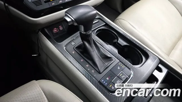 Kia Carnival 2017 thumb 9