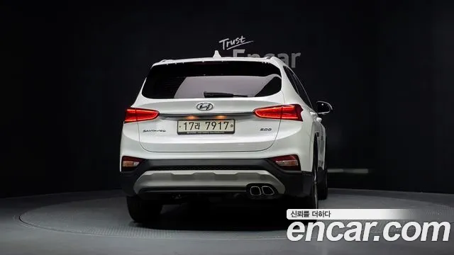 Hyundai Santa Fe 2018 thumb 4