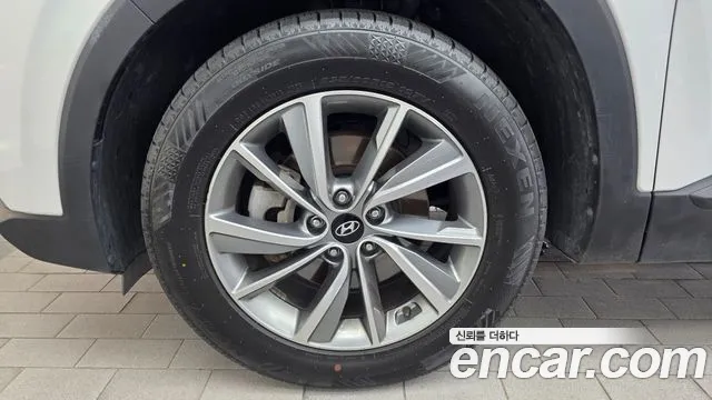 Hyundai Santa Fe 2018 thumb 5