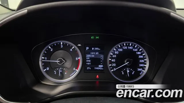 Hyundai Santa Fe 2018 thumb 8