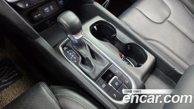 Hyundai Santa Fe 2018 thumb 9