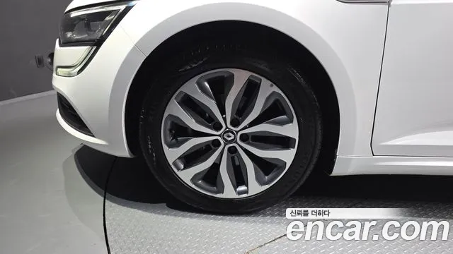 Renault-KoreaSamsung Megane 2017 thumb 5