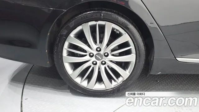Genesis G80 2017 thumb 5