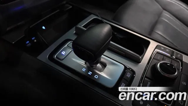Genesis G80 2017 thumb 9